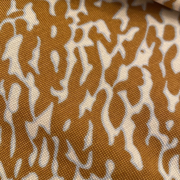 Sophisticated Diane von Furstenberg Wrap Dress - Picture 2 of 5